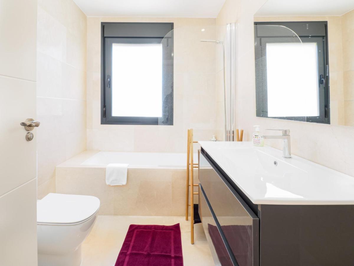 Apartment 2306 - Brand New Apt, Walking Distance To Beach! Casares